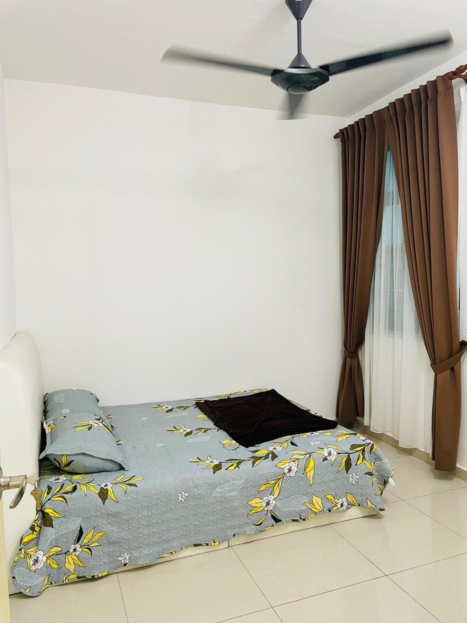 Nazirin Homestay No 27 Tmn Desa Manjung Lumut Dış mekan fotoğraf