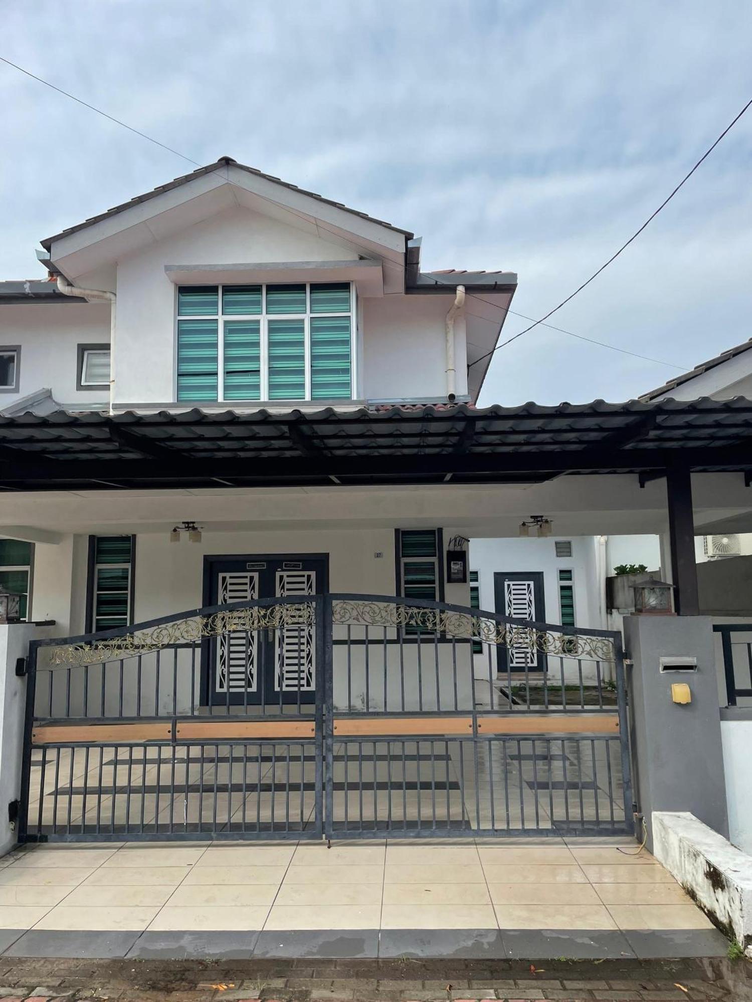 Nazirin Homestay No 27 Tmn Desa Manjung Lumut Dış mekan fotoğraf