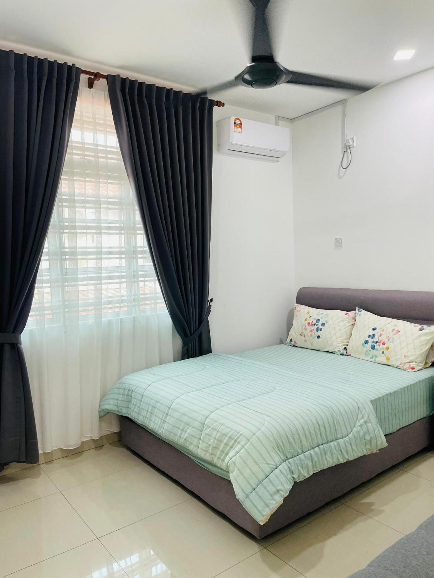 Nazirin Homestay No 27 Tmn Desa Manjung Lumut Dış mekan fotoğraf